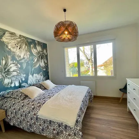 Villa Des Braves In Omaha Beach, Sea View