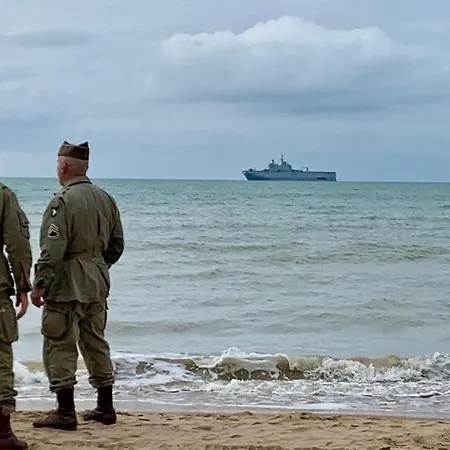 Des Braves In Omaha Beach, Sea View Villa