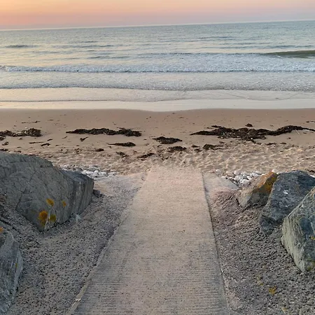 Villa Des Braves In Omaha Beach, Sea View *