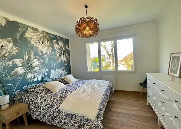 Villa Des Braves In Omaha Beach, Sea View