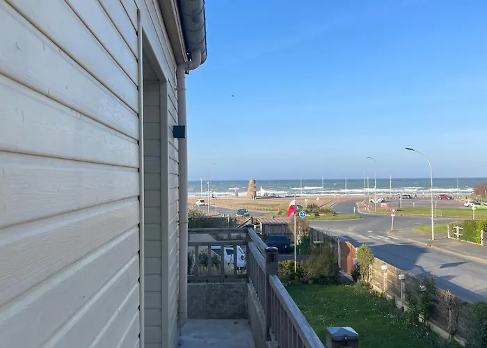 Des Braves In Omaha Beach, Sea View *