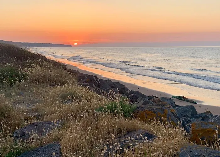 Des Braves In Omaha Beach, Sea View Villa