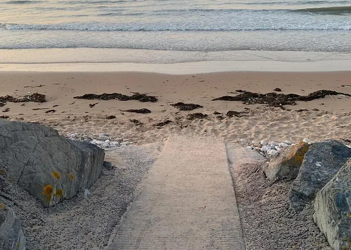 Villa Des Braves In Omaha Beach, Sea View *